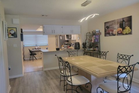 Adosado en alquiler en Treasure Island, Florida, 2 dormitorios, 132.85 m2 № 1915874 - foto 8