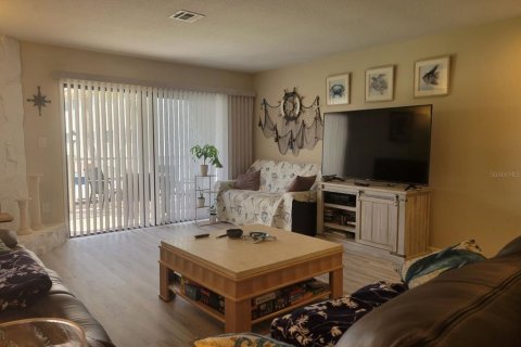 Adosado en alquiler en Treasure Island, Florida, 2 dormitorios, 132.85 m2 № 1915874 - foto 5