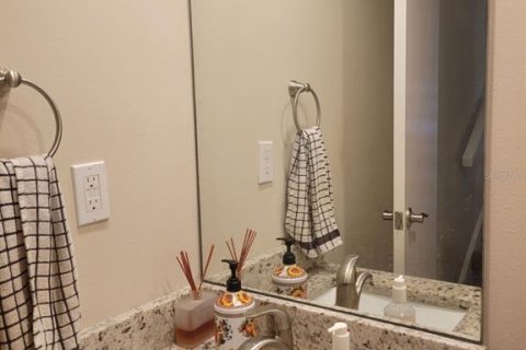 Adosado en alquiler en Treasure Island, Florida, 2 dormitorios, 132.85 m2 № 1915874 - foto 13