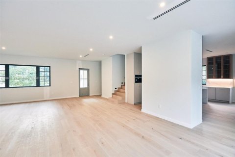 House in Coral Gables, Florida 6 bedrooms, 384.15 sq.m. № 1848997 - photo 14