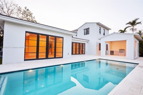 House in Coral Gables, Florida 6 bedrooms, 384.15 sq.m. № 1848997 - photo 26