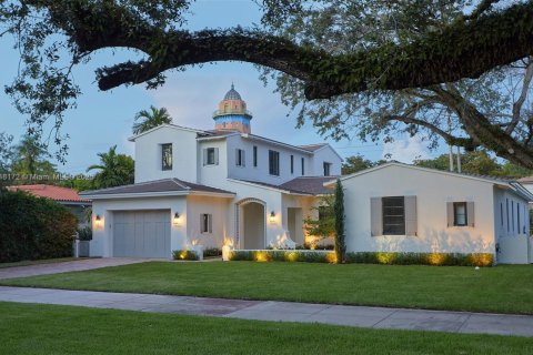 House in Coral Gables, Florida 6 bedrooms, 384.15 sq.m. № 1848997 - photo 1