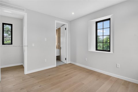 Villa ou maison à vendre à Coral Gables, Floride: 6 chambres, 384.15 m2 № 1848997 - photo 28