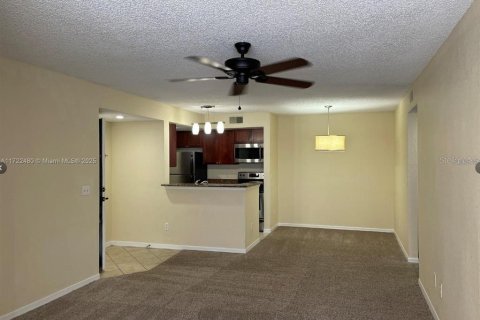 Condo in Orlando, Florida, 1 bedroom  № 2112363 - photo 5