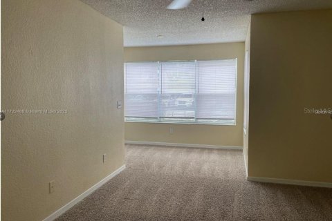 Condo in Orlando, Florida, 1 bedroom  № 2112363 - photo 12