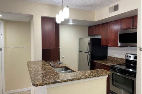 Condo in Orlando, Florida, 1 bedroom  № 2112363 - photo 4