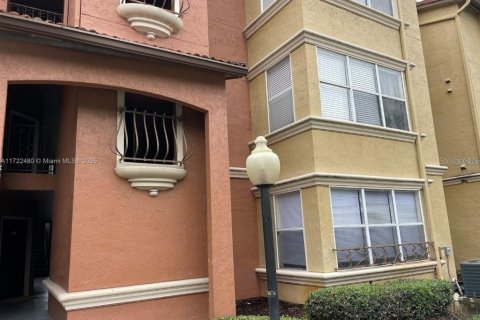 Condo in Orlando, Florida, 1 bedroom  № 2112363 - photo 2