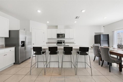Villa ou maison à vendre à Haines City, Floride: 5 chambres, 248.42 m2 № 2398650 - photo 7