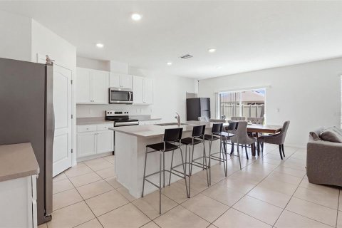 Villa ou maison à vendre à Haines City, Floride: 5 chambres, 248.42 m2 № 2398650 - photo 6