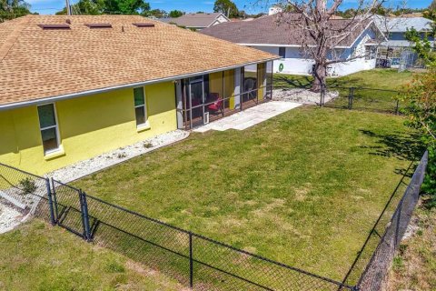 House in Punta Gorda, Florida 3 bedrooms, 127.93 sq.m. № 1573719 - photo 4