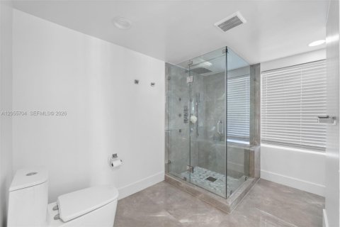 House in Pompano Beach, Florida 3 bedrooms, 180.04 sq.m. № 2276700 - photo 12