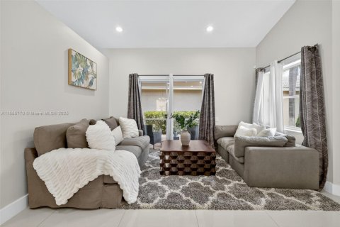 Купить виллу или дом в Бойнтон-Бич, Флорида 3 спальни, 167.22м2, № 1957902 - фото 7