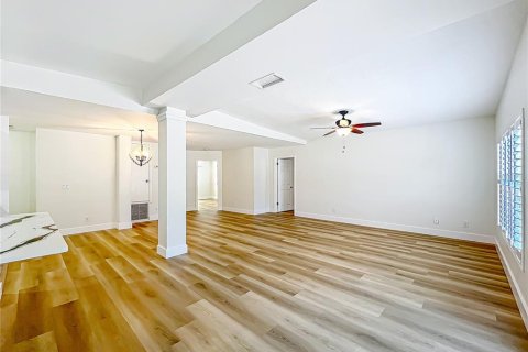 House in Longwood, Florida 4 bedrooms, 184.41 sq.m. № 1644660 - photo 4