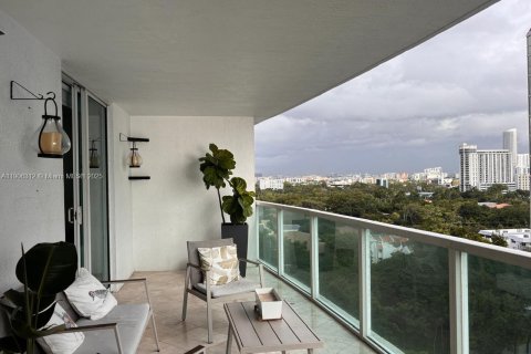 Condominio en alquiler en Miami, Florida, 1 dormitorio, 73.49 m2 № 2012438 - foto 14