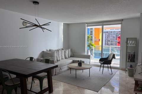 Condominio en alquiler en Miami, Florida, 1 dormitorio, 73.49 m2 № 2012438 - foto 10