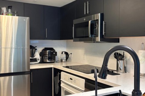 Condominio en alquiler en Miami, Florida, 1 dormitorio, 73.49 m2 № 2012438 - foto 16