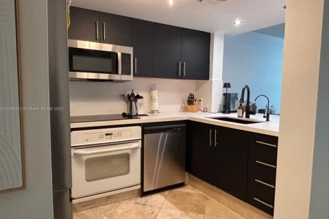 Condominio en alquiler en Miami, Florida, 1 dormitorio, 73.49 m2 № 2012438 - foto 15