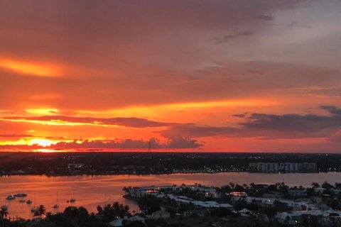 Condominio en alquiler en Riviera Beach, Florida, 2 dormitorios, 113.25 m2 № 920956 - foto 1