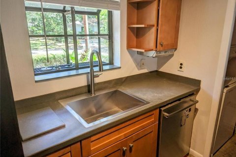 Touwnhouse à louer à Tampa, Floride: 3 chambres, 140.47 m2 № 2119171 - photo 3