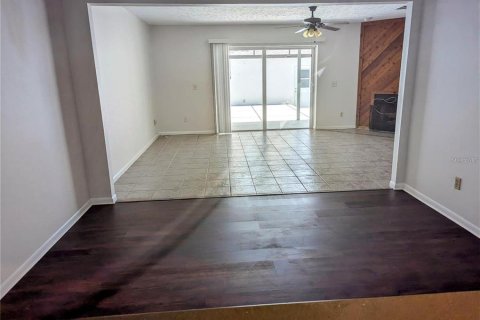Touwnhouse à louer à Tampa, Floride: 3 chambres, 140.47 m2 № 2119171 - photo 6
