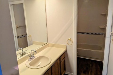 Touwnhouse à louer à Tampa, Floride: 3 chambres, 140.47 m2 № 2119171 - photo 18
