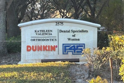 Immobilier commercial à Weston, Floride № 2080910