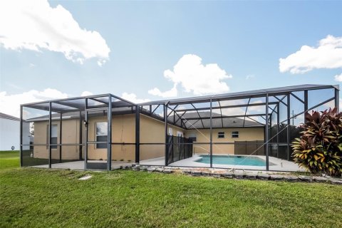 Villa ou maison à louer à Kissimmee, Floride: 4 chambres, 193.98 m2 № 2413816 - photo 15