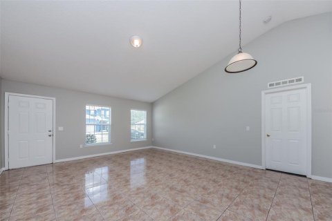 Villa ou maison à louer à Kissimmee, Floride: 4 chambres, 193.98 m2 № 2413816 - photo 4