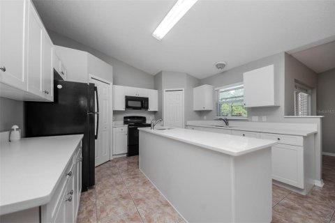 Villa ou maison à louer à Kissimmee, Floride: 4 chambres, 193.98 m2 № 2413816 - photo 6