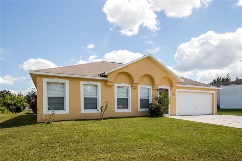 Villa ou maison à louer à Kissimmee, Floride: 4 chambres, 193.98 m2 № 2413816 - photo 2