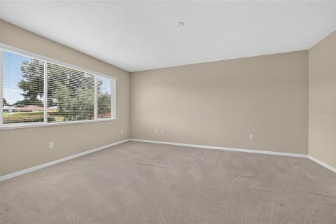 House in Ocala, Florida 3 bedrooms, 251.86 sq.m. № 2211343 - photo 13