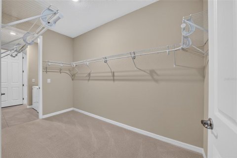 House in Ocala, Florida 3 bedrooms, 251.86 sq.m. № 2211343 - photo 18