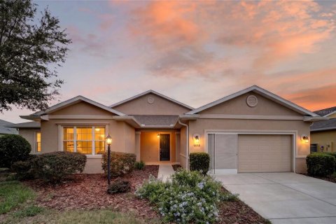 House in Ocala, Florida 3 bedrooms, 251.86 sq.m. № 2211343 - photo 2