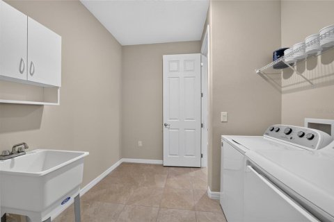 House in Ocala, Florida 3 bedrooms, 251.86 sq.m. № 2211343 - photo 19