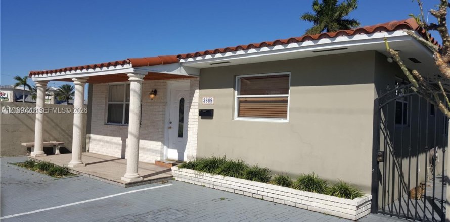 Casa en Miami, Florida 1 dormitorio, 51.1 m2 № 2425039