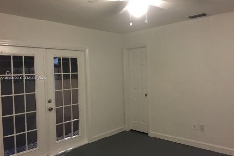 Casa en alquiler en Miami, Florida, 1 dormitorio, 51.1 m2 № 2425039 - foto 8
