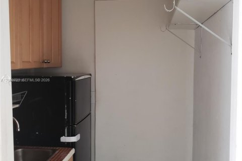 Casa en alquiler en Miami, Florida, 1 dormitorio, 51.1 m2 № 2425039 - foto 9