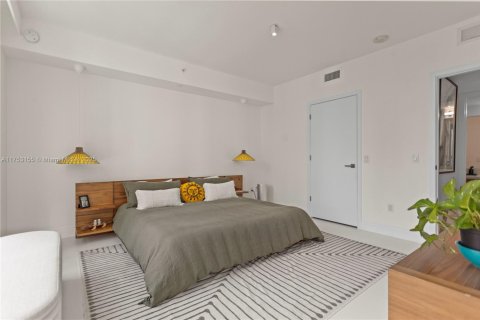 Condo in Miami, Florida, 1 bedroom  № 1699115 - photo 22