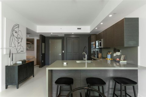 Condo in Miami, Florida, 1 bedroom  № 1699115 - photo 15