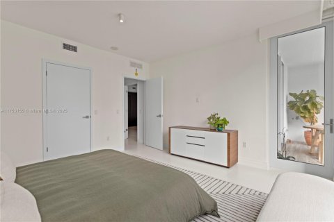 Condo in Miami, Florida, 1 bedroom  № 1699115 - photo 21