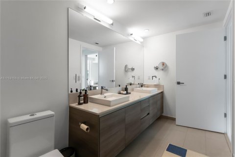 Condo in Miami, Florida, 1 bedroom  № 1699115 - photo 27