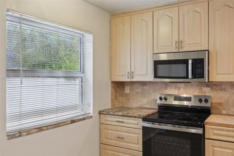 Casa en venta en Fort Lauderdale, Florida, 3 dormitorios, 98.66 m2 № 1964913 - foto 9