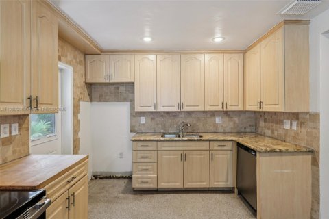 Casa en venta en Fort Lauderdale, Florida, 3 dormitorios, 98.66 m2 № 1964913 - foto 10