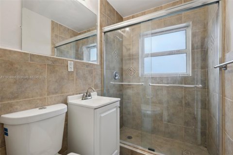 Casa en venta en Fort Lauderdale, Florida, 3 dormitorios, 98.66 m2 № 1964913 - foto 24