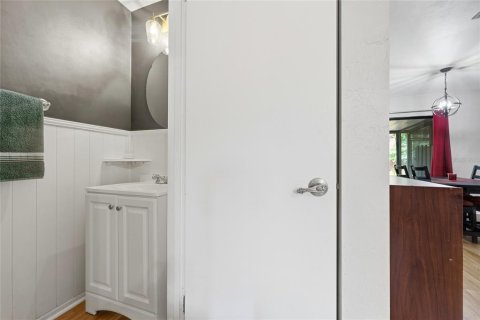 Condo in Gainesville, Florida, 2 bedrooms  № 2106894 - photo 16