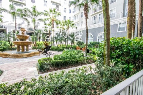 Condo in Tampa, Florida, 2 bedrooms  № 1833551 - photo 7