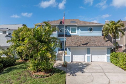 House in Seminole, Florida 3 bedrooms, 226.31 sq.m. № 1566087 - photo 2