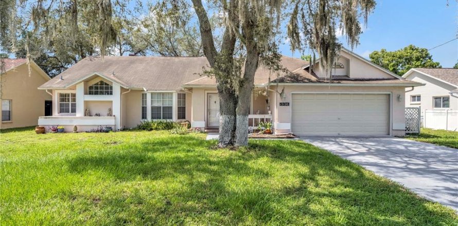 Villa ou maison à Spring Hill, Floride 3 chambres, 147.9 m2 № 1865876