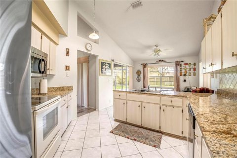 Villa ou maison à vendre à Spring Hill, Floride: 3 chambres, 147.9 m2 № 1865876 - photo 16