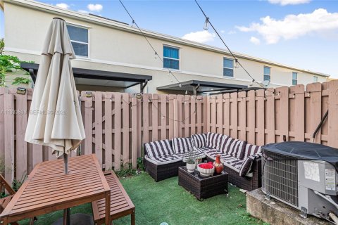 Adosado en venta en Florida City, Florida, 2 dormitorios, 112.23 m2 № 1996213 - foto 14